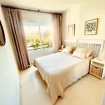 Hacienda Beach Estepona - Primera Linea De Playa, Piscinas Y Jardines Tropicales Lejlighed *