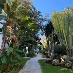 Hacienda Beach Estepona - Primera Linea De Playa, Piscinas Y Jardines Tropicales Lejlighed *