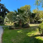 Hacienda Beach Estepona - Primera Linea De Playa, Piscinas Y Jardines Tropicales Lejlighed Estepona