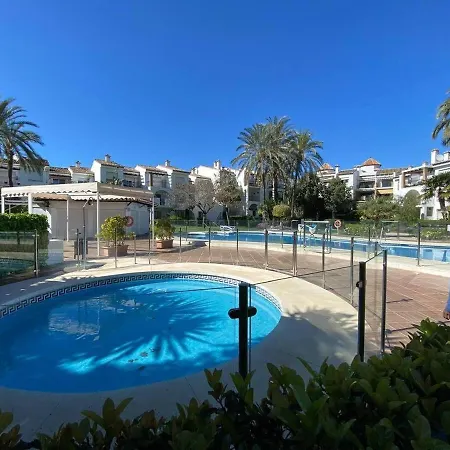 Lejlighed Hacienda Beach Estepona - Primera Linea De Playa, Piscinas Y Jardines Tropicales Estepona