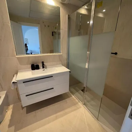 Apartmán Hacienda - Primera Linea De Playa, Piscinas Y Jardines Tropicales Estepona